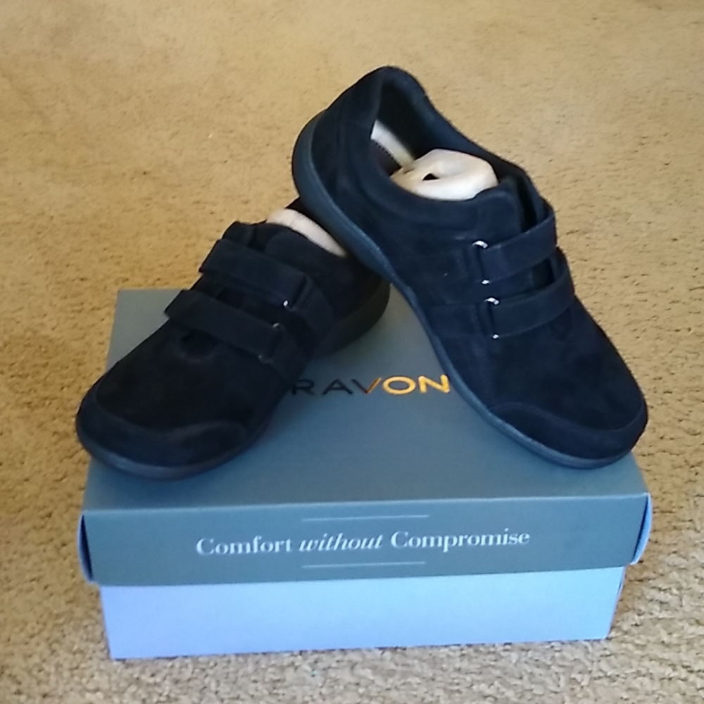 ARAVON suede sneaker